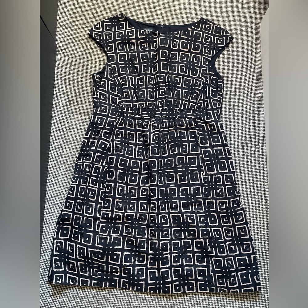 Elegant Black and Cream Geometric Dress